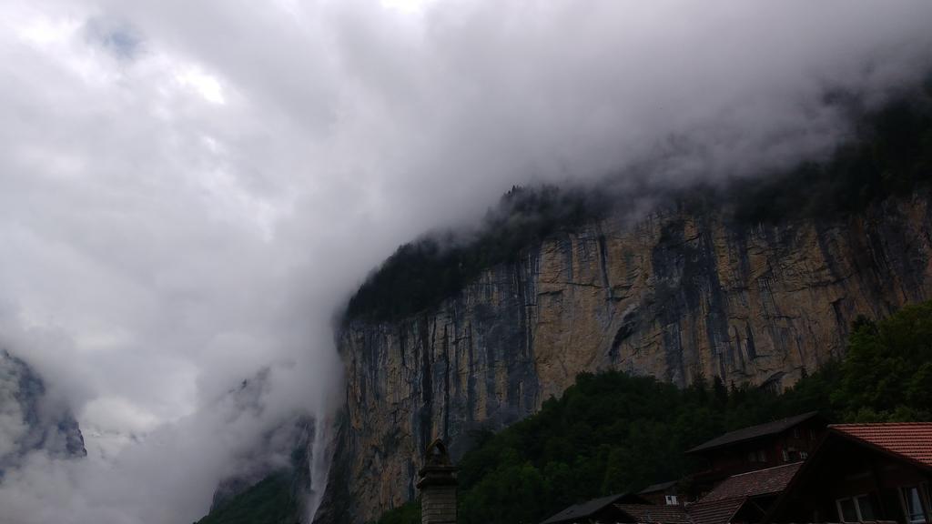 Apartamento Base Cafe Lauterbrunnen Exterior foto